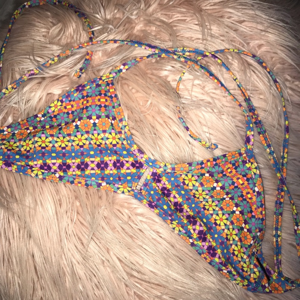 Jolyn | Printed Vent Top